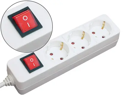 Imagen Regleta 3 tomas mediarange blanca con interruptor longitud cable 1,4m